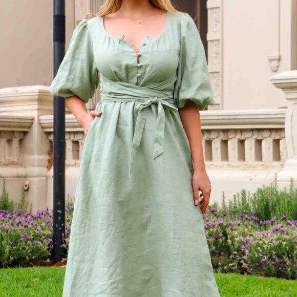 Aulieude Dresses & Skirts - Aulieude Bella Dress brand new